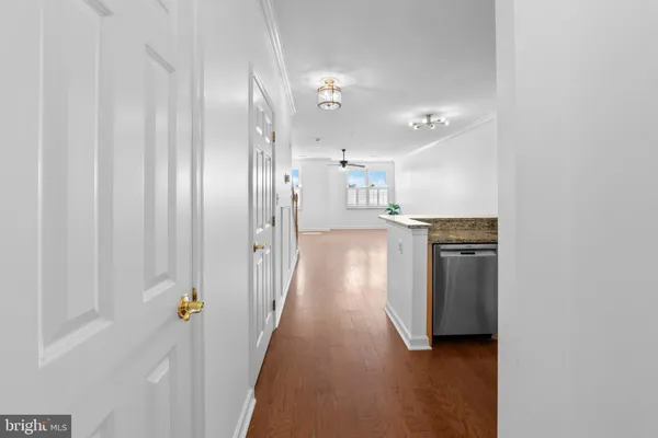 $429,000 | 302 King Farm Boulevard, Unit 30208, Rockville, MD 20850