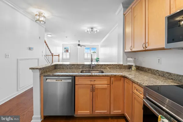 $429,000 | 302 King Farm Boulevard, Unit 30208, Rockville, MD 20850