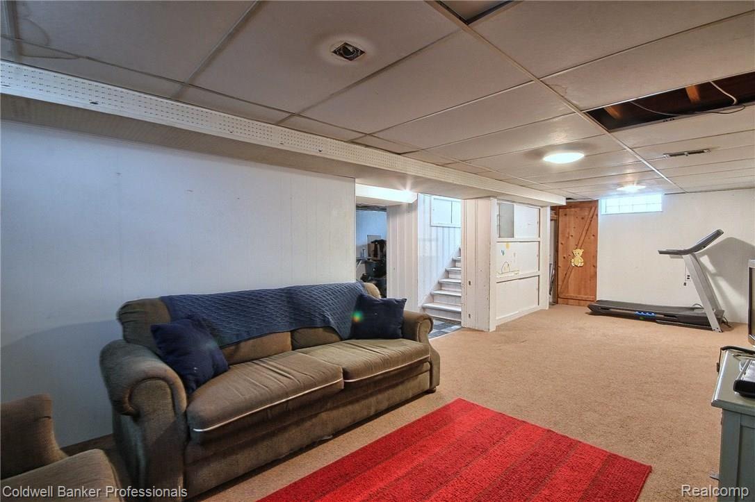 9691 Ruth Avenue Allen Park, MI 48101 - Photo 20 of 25 Finished Lower Level ll.jpg