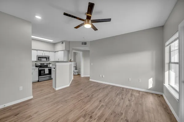 $177,900 | 2320 Gracy Farms Lane, Unit 823, Austin, TX 78758