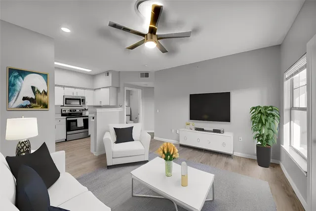 $179,899 | 2320 Gracy Farms Lane, Unit 823, Austin, TX 78758