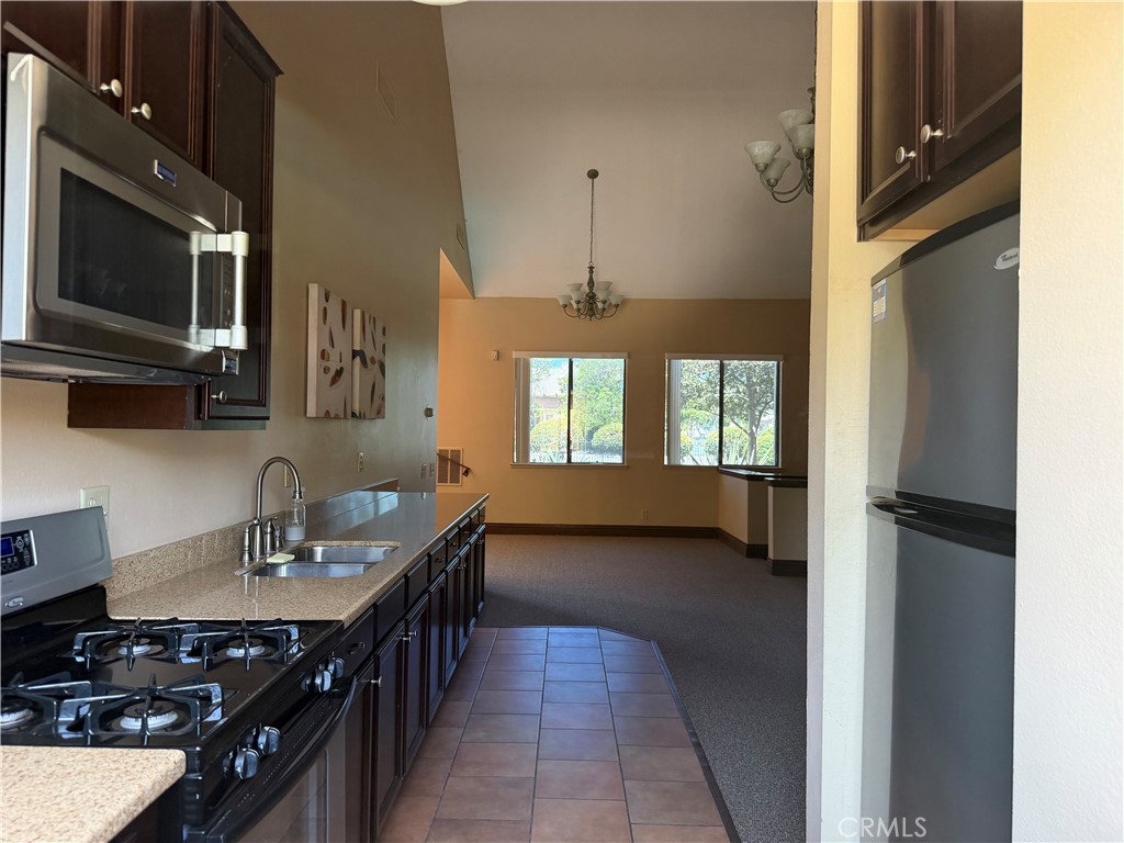 1712 Sinaloa Road, Unit 105 Simi Valley, CA 93065 - Photo 17 of 34