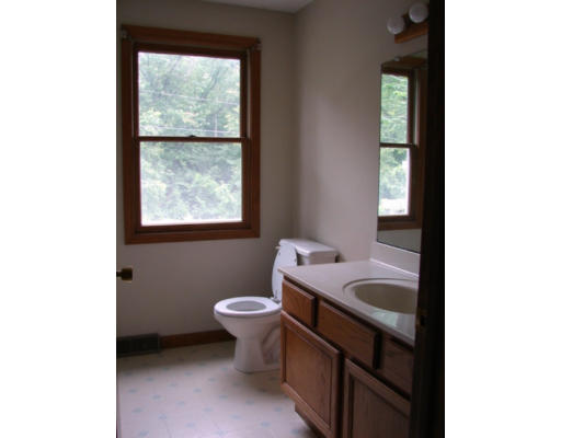 936 B Russell Road, Unit B Westfield, MA 01085 - Photo 11 of 14 Gallery Image 11