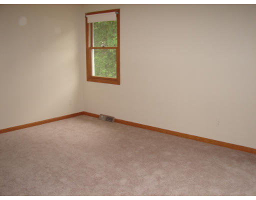 936 B Russell Road, Unit B Westfield, MA 01085 - Photo 8 of 14 Gallery Image 8