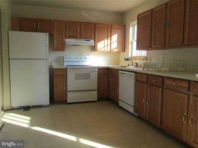 5625 Sheriff Road Capitol Heights, MD 20743 - Photo 8 of 20 Kitchen
