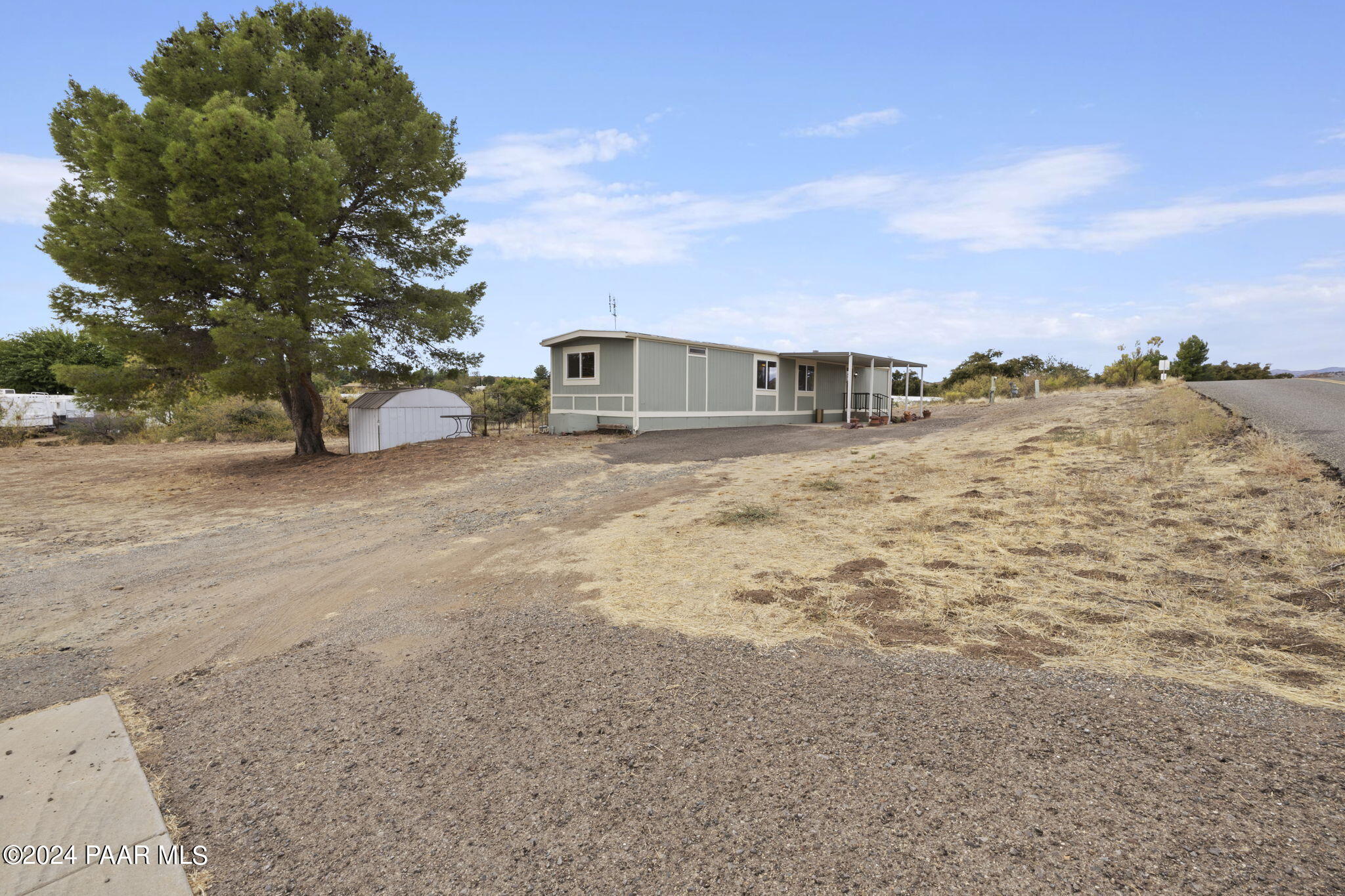 17249 East Trails End Road Mayer, AZ 86333 - Photo 2 of 37 27