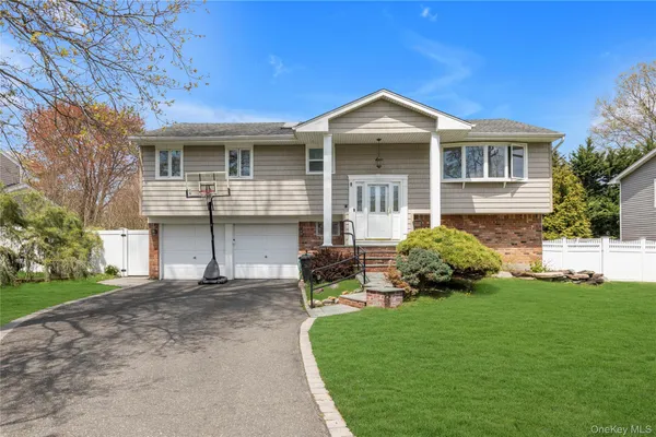 $949,000 | 43 Florida Avenue, Commack, NY 11725