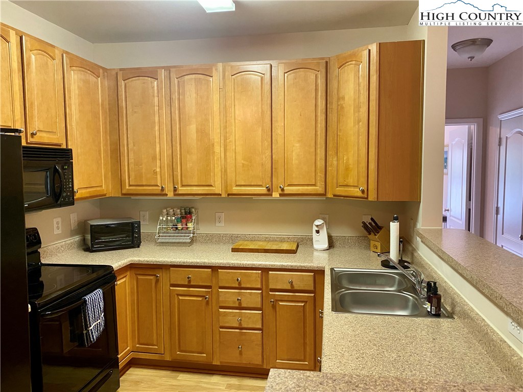 186 Cecil Miller Road, Unit 202 Boone, NC 28607 - Photo 3 of 19