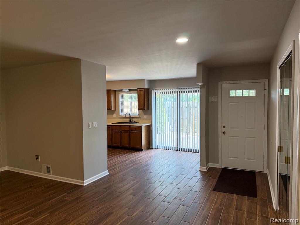 5220 West Utica Road Utica, MI 48317 - Photo 9 of 24