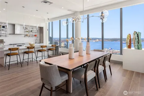 $780,000 | 2510 6th Avenue, Unit 2504, Seattle, WA 98121