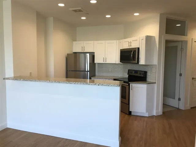 $2,583 | 875 Elm Street, Unit 214, Manchester, NH 03101