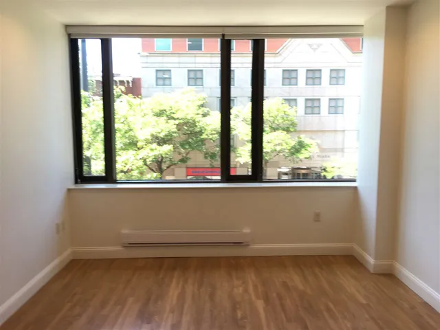 $2,583 | 875 Elm Street, Unit 214, Manchester, NH 03101