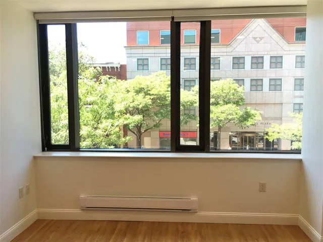 $2,583 | 875 Elm Street, Unit 214, Manchester, NH 03101