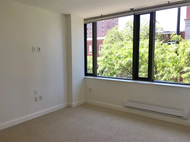 $2,583 | 875 Elm Street, Unit 214, Manchester, NH 03101