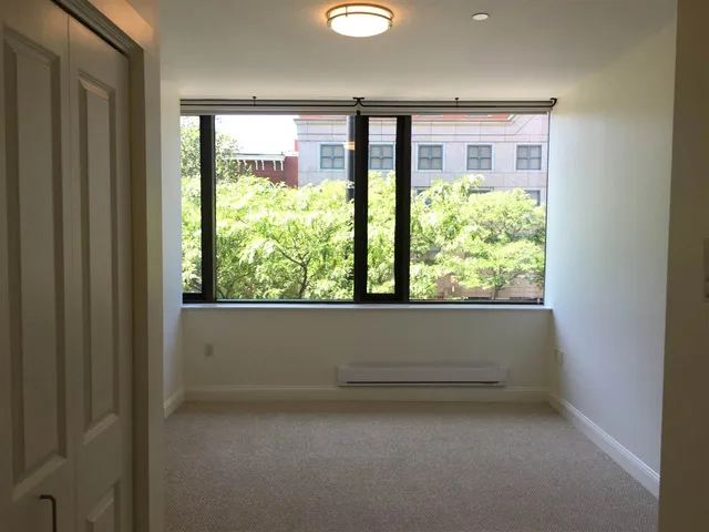 $2,583 | 875 Elm Street, Unit 214, Manchester, NH 03101