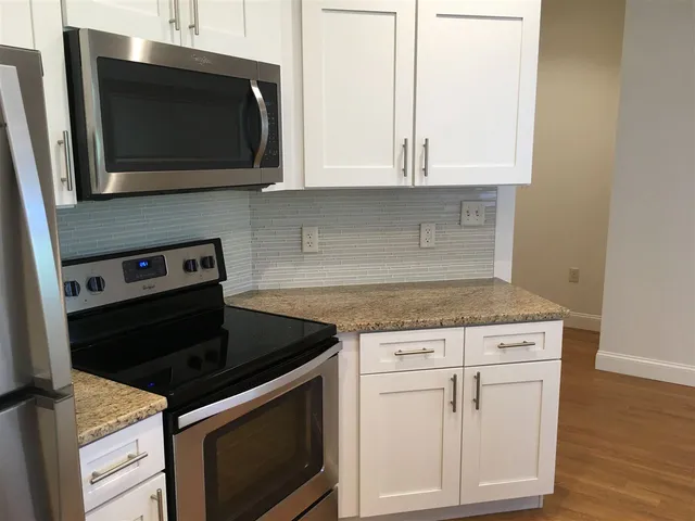 $2,583 | 875 Elm Street, Unit 214, Manchester, NH 03101