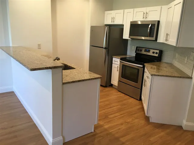 $2,583 | 875 Elm Street, Unit 214, Manchester, NH 03101