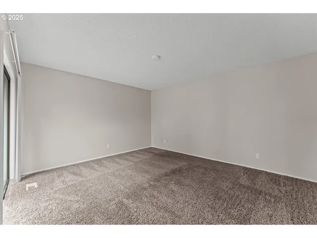 $235,000 | 2105 Northeast 136th Avenue, Vancouver, WA 98682