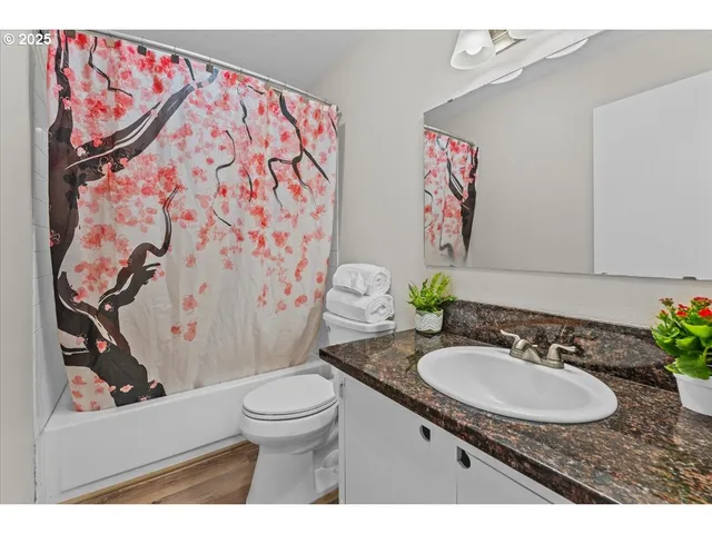 $235,000 | 2105 Northeast 136th Avenue, Vancouver, WA 98682