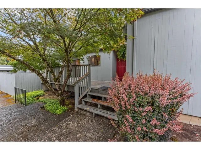 $235,000 | 2105 Northeast 136th Avenue, Vancouver, WA 98682