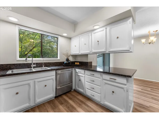 $235,000 | 2105 Northeast 136th Avenue, Vancouver, WA 98682