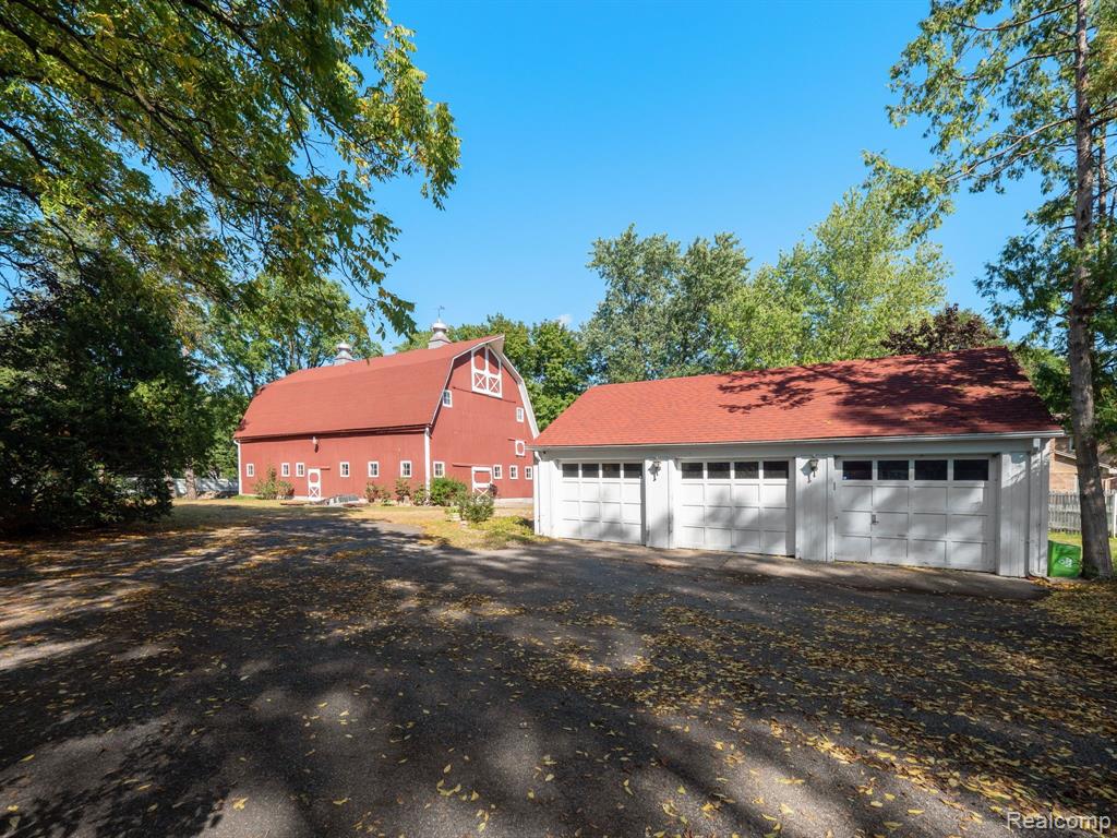 28804 Drake Road Farmington Hills, MI 48331 - Photo 3 of 50