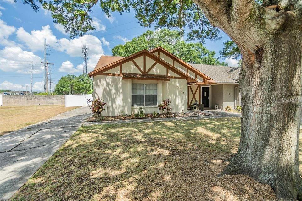 3302 Laurel Dale Drive Tampa, FL 33618 - Photo 2 of 26