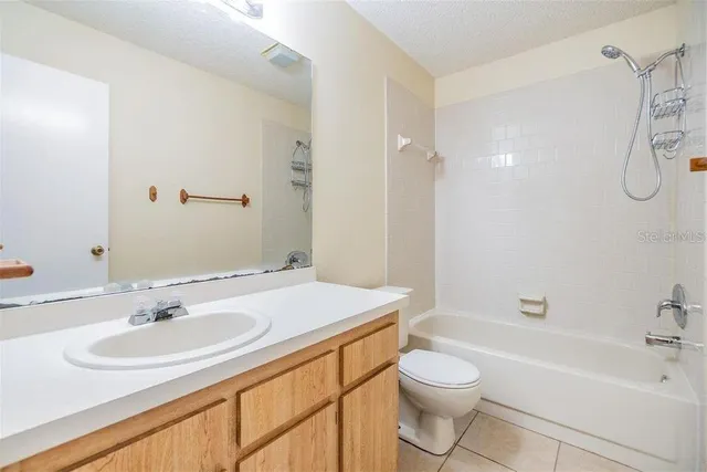 $2,250 | 3302 Laurel Dale Drive, Tampa, FL 33618