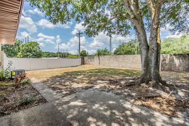 $2,250 | 3302 Laurel Dale Drive, Tampa, FL 33618