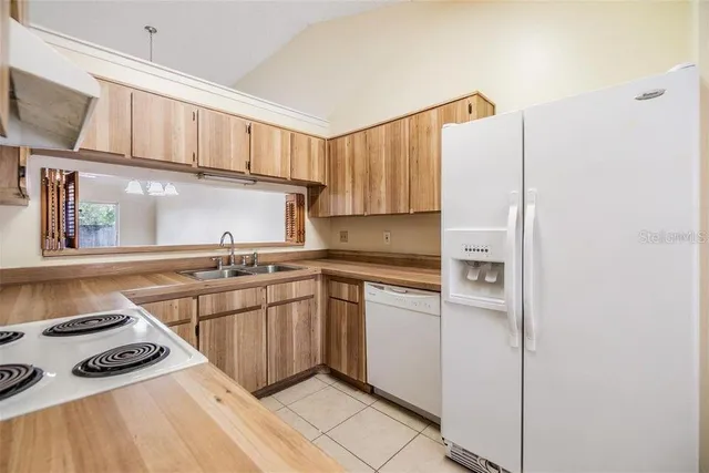 $2,250 | 3302 Laurel Dale Drive, Tampa, FL 33618