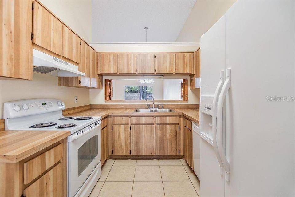 3302 Laurel Dale Drive Tampa, FL 33618 - Photo 7 of 26