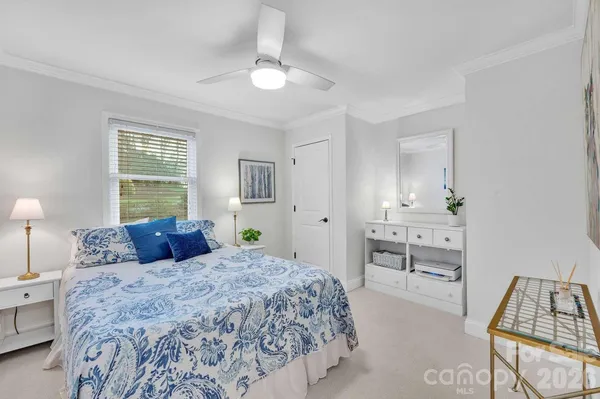 $1,091,000 | 20407 Harborgate Court, Unit 408, Cornelius, NC 28031