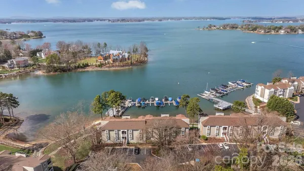 $1,091,000 | 20407 Harborgate Court, Unit 408, Cornelius, NC 28031