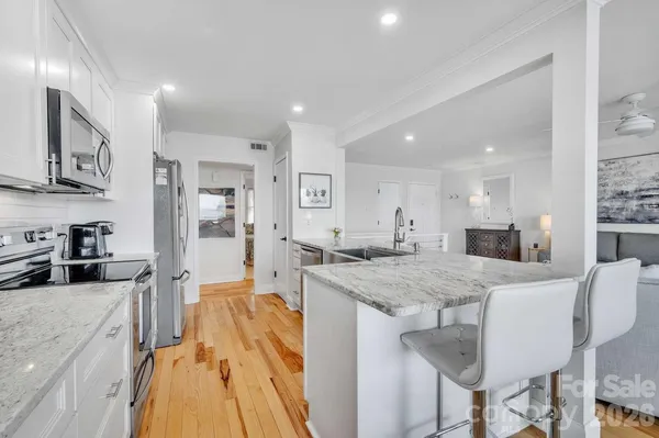 $1,091,000 | 20407 Harborgate Court, Unit 408, Cornelius, NC 28031