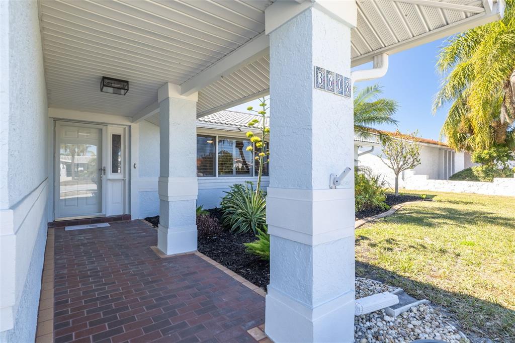 3608 Floramar Terrace New Port Richey, FL 34652 - Photo 4 of 43