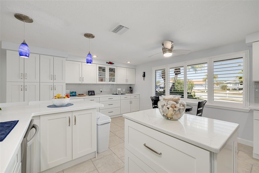 3608 Floramar Terrace New Port Richey, FL 34652 - Photo 8 of 43