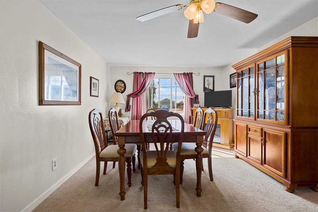 951 Highview Road Pittsburgh, PA 15234 - Photo 7 of 25 a dining room with furniture and window