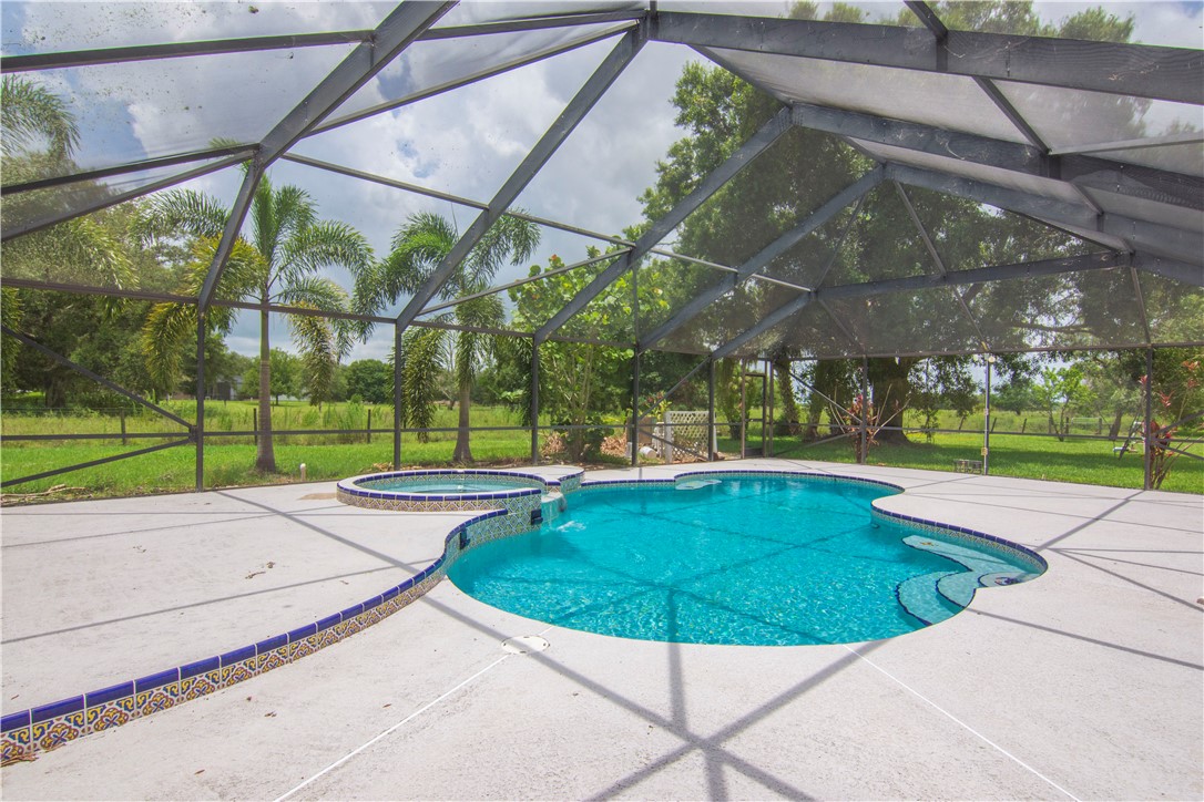 8906 Russos Road Fort Pierce, FL 34951 - Photo 4 of 28