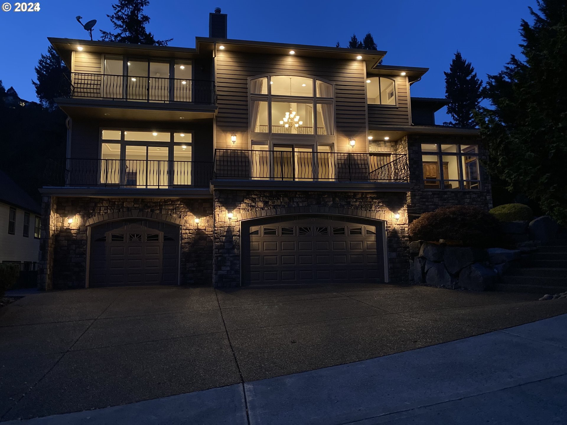 785 Northwest Valley Street Camas, WA 98607 - Photo 3 of 29 Gallery Image 3