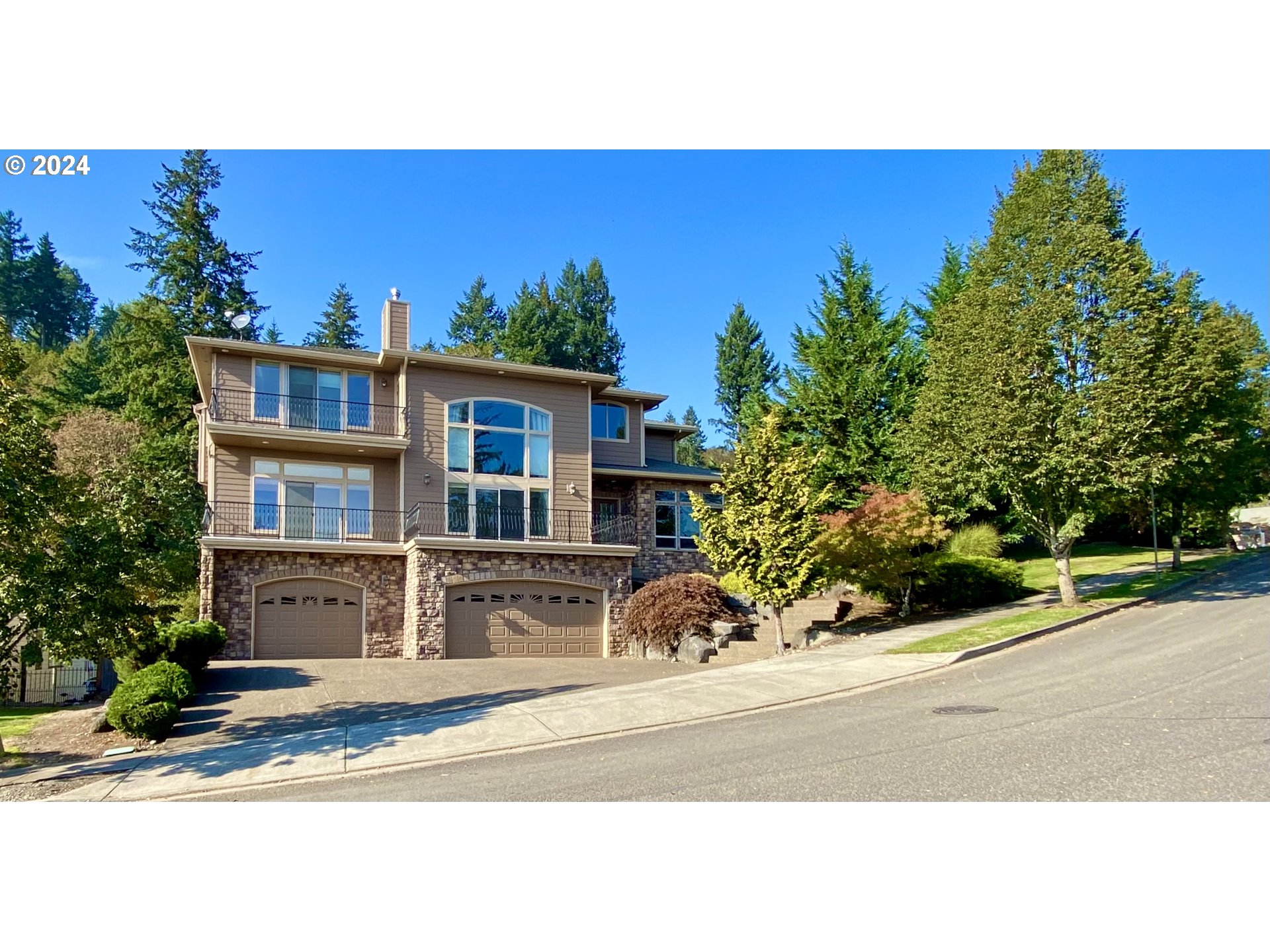 785 Northwest Valley Street Camas, WA 98607 - Photo 4 of 29 Gallery Image 4