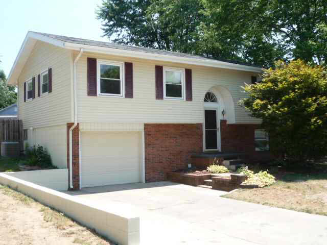 2680 South Sievers Ext Road Vincennes, IN 47591 - Photo 1 of 12