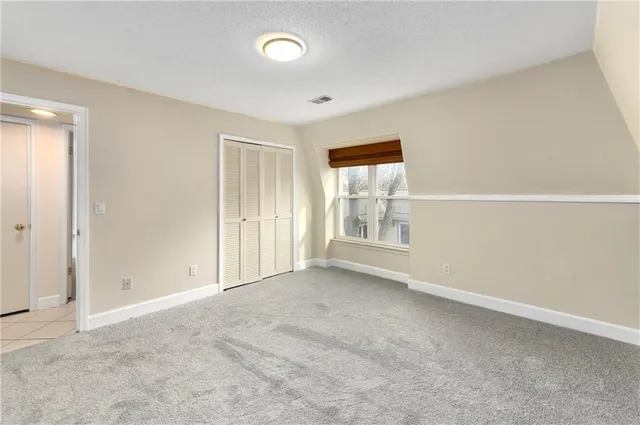 $285,000 | 6708 West 109th Street, Unit E, Overland Park, KS 66211