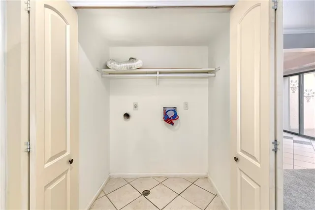 $285,000 | 6708 West 109th Street, Unit E, Overland Park, KS 66211