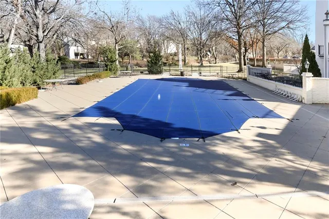 $285,000 | 6708 West 109th Street, Unit E, Overland Park, KS 66211