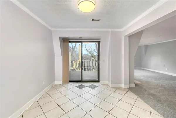 $285,000 | 6708 West 109th Street, Unit E, Overland Park, KS 66211