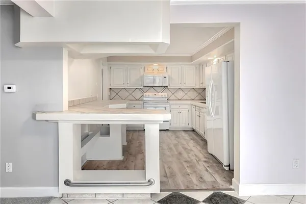 $285,000 | 6708 West 109th Street, Unit E, Overland Park, KS 66211