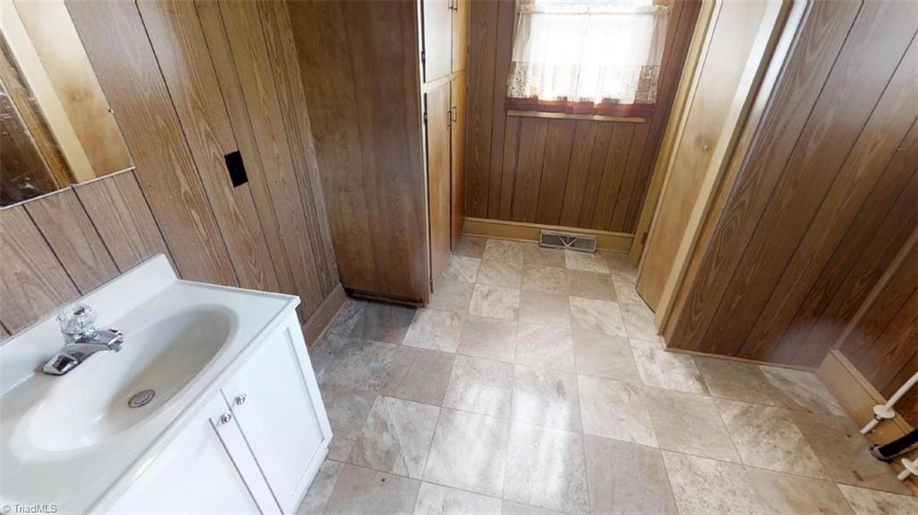 284 Johnson Road Denton, NC 27239 - Photo 13 of 27