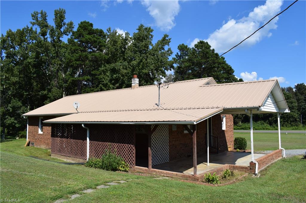 284 Johnson Road Denton, NC 27239 - Photo 3 of 27