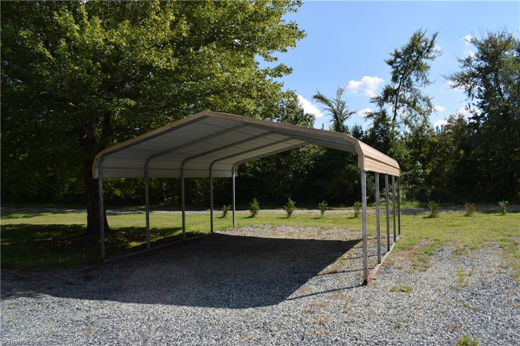 284 Johnson Road Denton, NC 27239 - Photo 6 of 27
