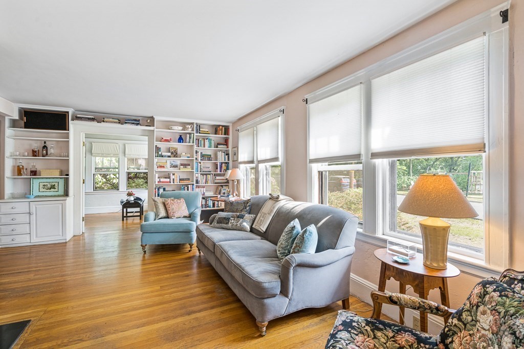 24 Hilltop Avenue Lexington, MA 02421 - Photo 2 of 42